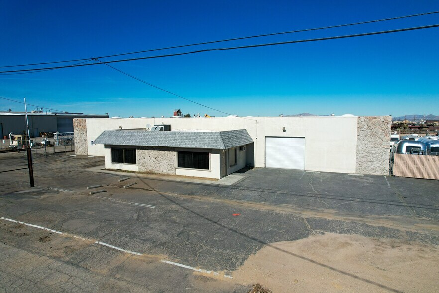 Primary Photo Of 16788 Smoke Tree St, Hesperia Service For Sale