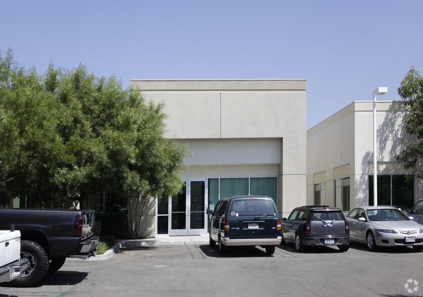 More Photos Of 70 Discovery, Irvine Office For Sale