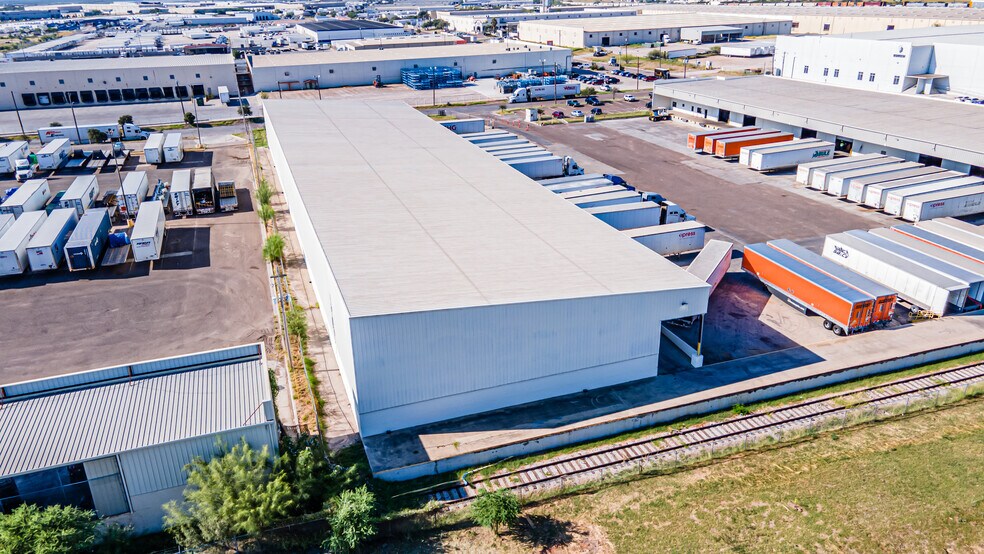 More Photos Of 13806 N Unitec Dr, Laredo Warehouse For Lease