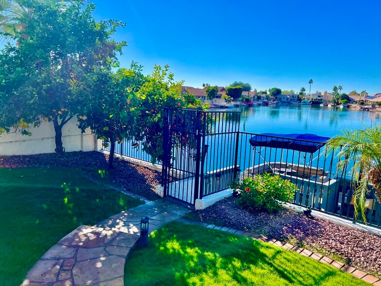 More Photos Of 21428 N 55th Ave, Glendale Assisted Living For Lease