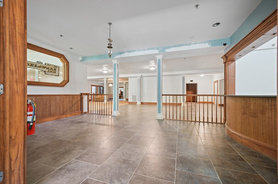 More Photos Of 56 Main St, Stamford Hotel For Sale
