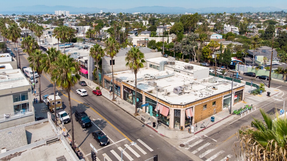 Primary Photo Of 1349-1357 Abbot Kinney Blvd, Venice Restaurant For Lease