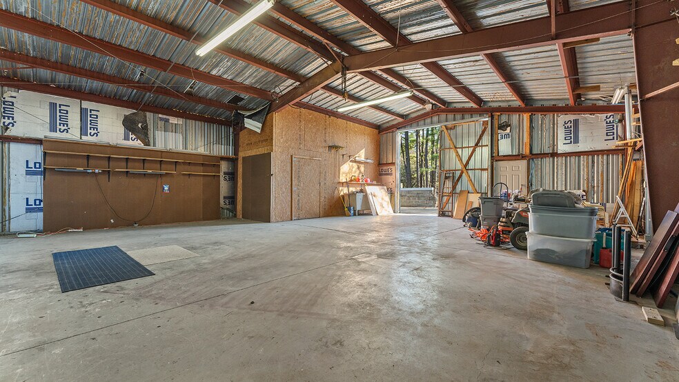 More Photos Of 1320 E Pump Station Rd, Fayetteville Light Manufacturing For Sale