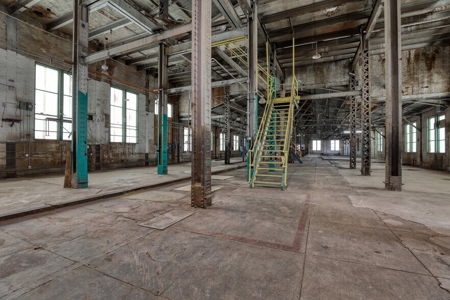 More Photos Of 1457 Coffeen, Sheridan Warehouse For Sale