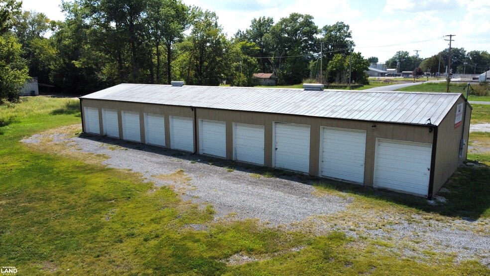 More Photos Of 400 S Wilson St, Benton Self Storage For Sale
