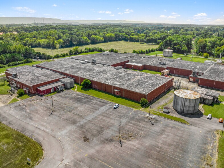 More Photos Of 715 E 2nd St, Stevenson Warehouse For Sale