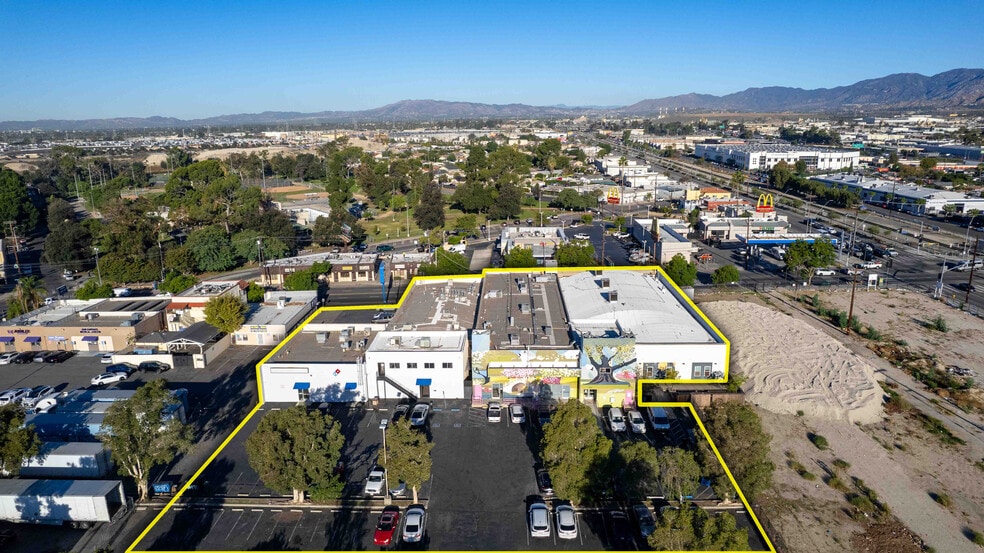 More Photos Of 8124-8144 Sunland Blvd, Sun Valley Freestanding For Lease