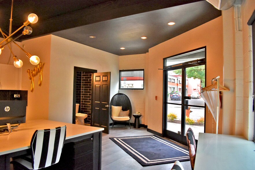 More Photos Of 6605 S Macadam Ave, Portland Loft Creative Space For Lease