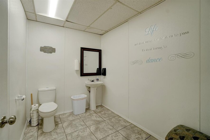 More Photos Of 211 E Main St, Shawnee Storefront For Sale