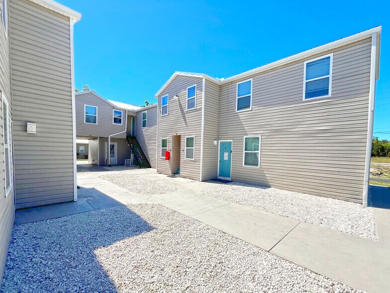 More Photos Of 321 W Ianthe St, Tavares Multifamily For Sale