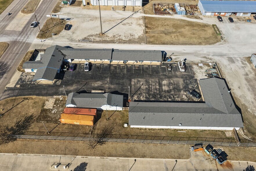 More Photos Of 1900 No Broadway Ave, Ada Hotel For Sale