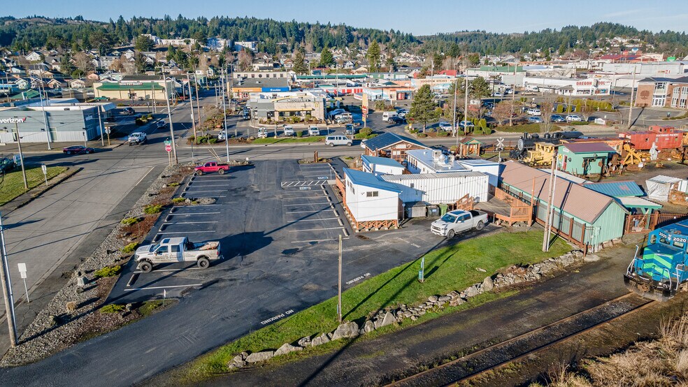More Photos Of 102 Hall Ave, Coos Bay Restaurant For Sale