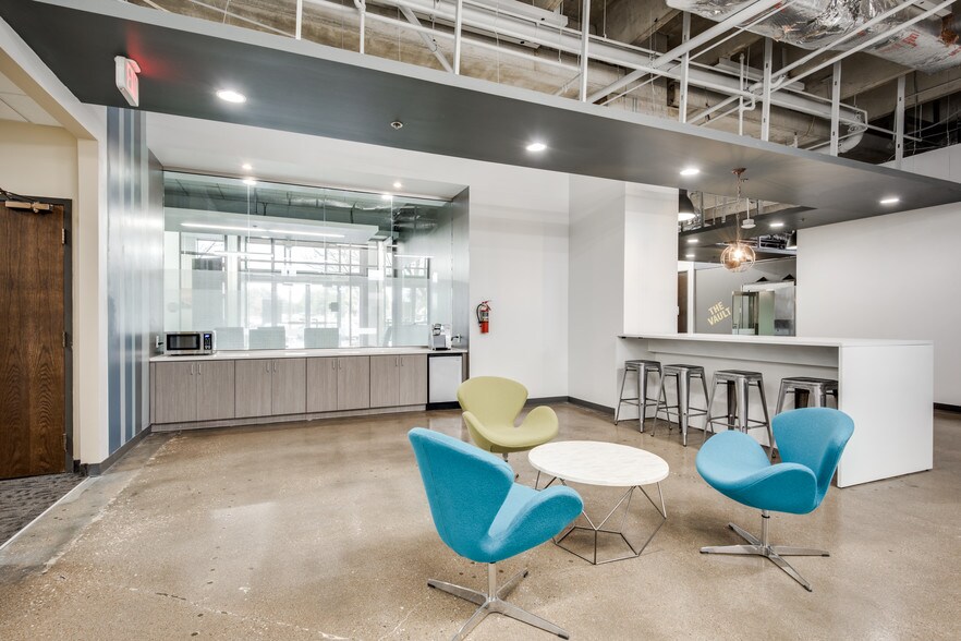 More Photos Of 4100 spring valley Rd, Dallas Loft Creative Space For Lease