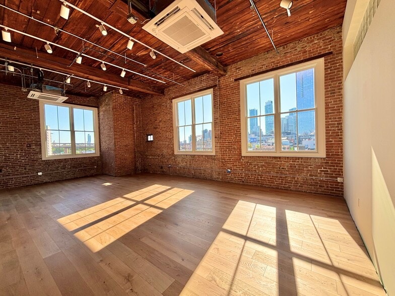 More Photos Of 44-01 11th St, Long Island City Loft Creative Space For Lease