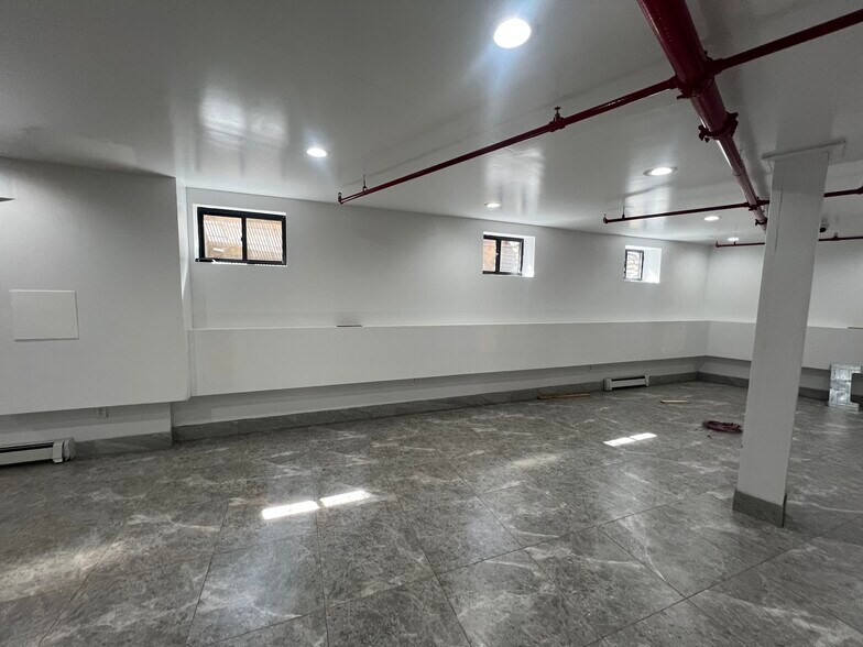 More Photos Of 9203 Astoria Blvd, East Elmhurst Storefront Retail Residential For Lease