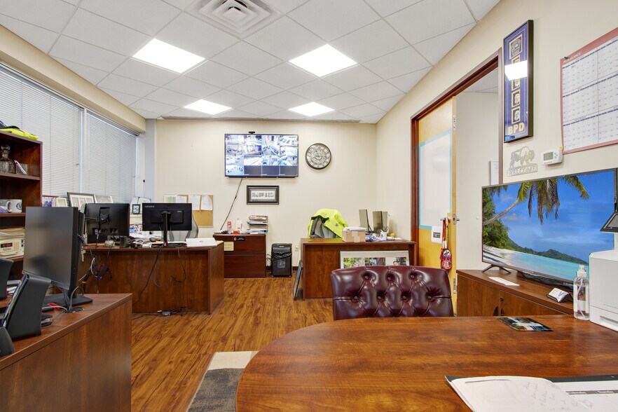 More Photos Of 60 Bryant Woods S, Amherst Medical For Sale