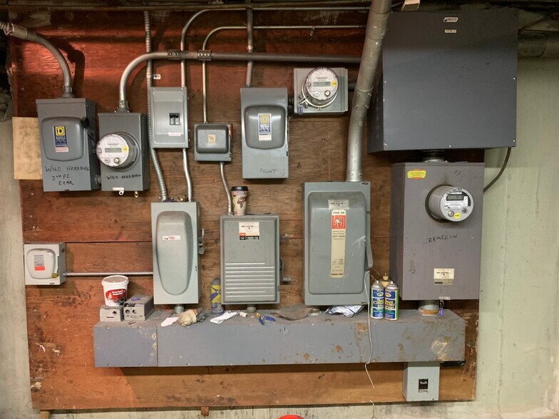 More Photos Of 504 Cherry Ln, Floral Park Warehouse For Lease