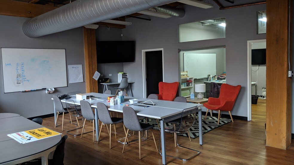 More Photos Of 910 W Van Buren St, Chicago Loft Creative Space For Lease