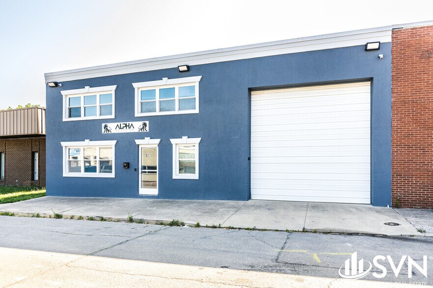 More Photos Of 821 Porter Pl, Lexington Warehouse For Lease