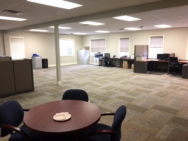 More Photos Of 2075 Centre Pointe Blvd, Tallahassee Medical For Lease