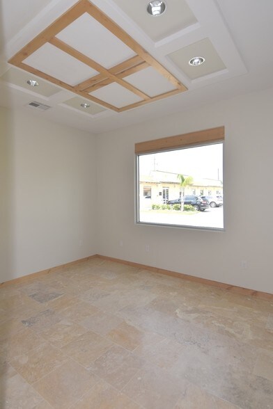 More Photos Of 25329 Budde Rd, The Woodlands Medical For Sale