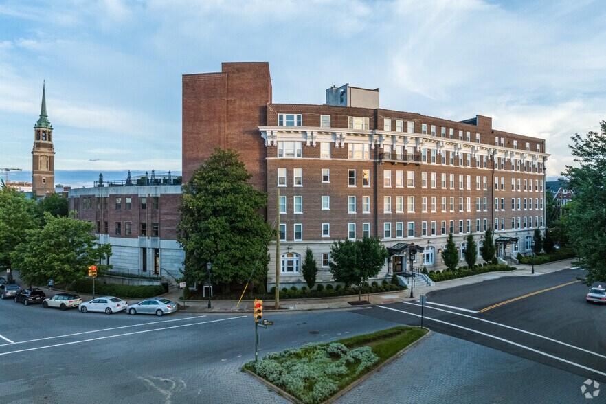 More Photos Of 413-421 Stuart Cir, Richmond Office Residential For Lease