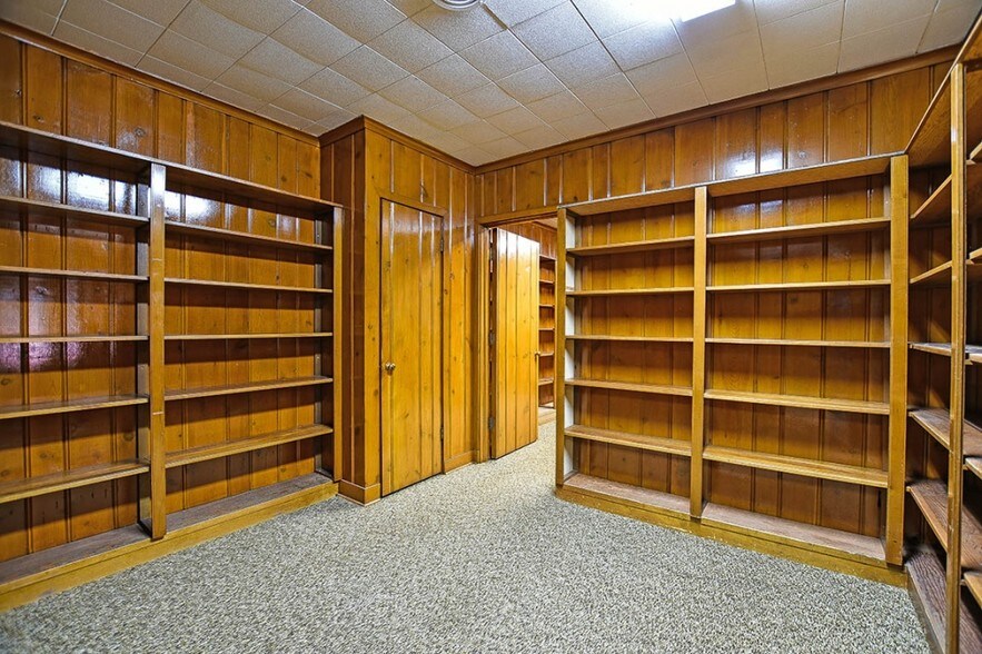 More Photos Of 1100 E South Grand Ave, Springfield Office For Sale