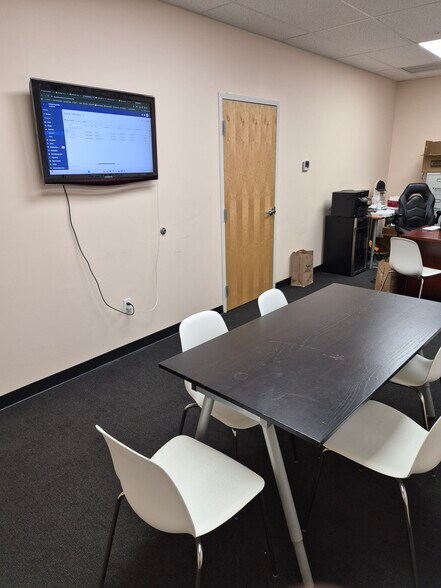 More Photos Of 215 Shrewsbury St, West Boylston Warehouse For Lease