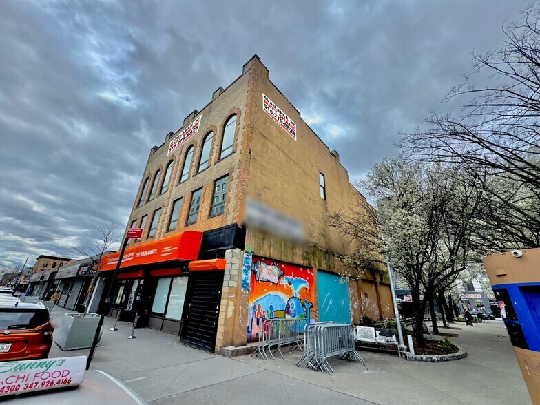 Primary Photo Of 1027 Beach 20th St, Far Rockaway General Retail For Sale