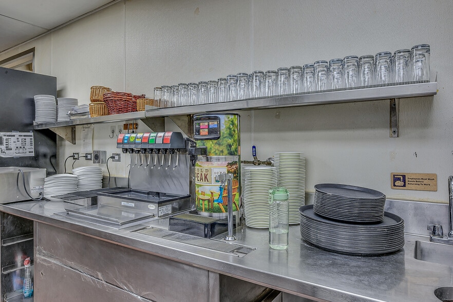 More Photos Of 821 Northern Blvd, Clarks Summit Restaurant For Sale