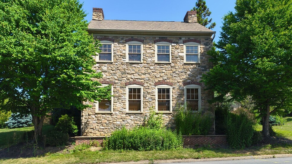 More Photos Of 3839 Easton Ave, Bethlehem Office For Sale