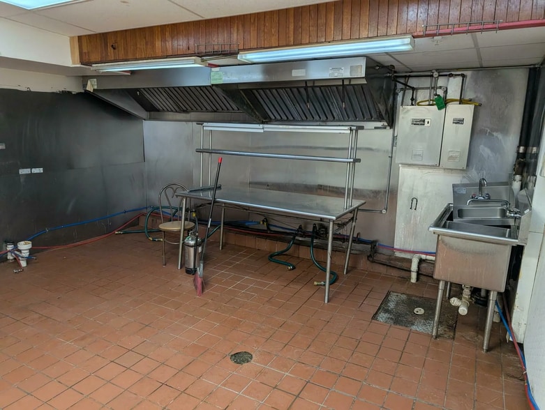 More Photos Of 144 Washington Ave, Albany Storefront Retail Residential For Lease