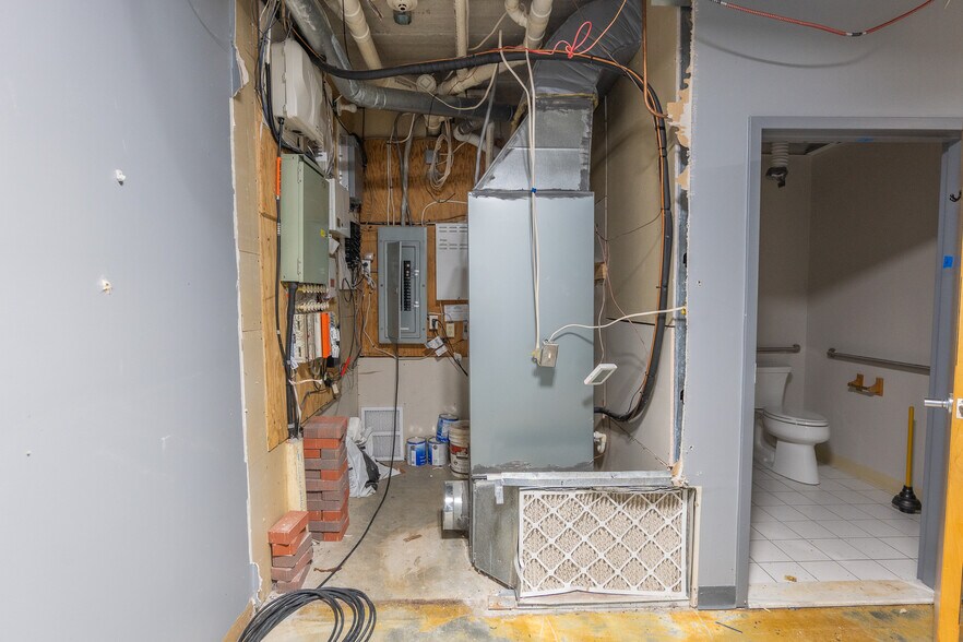 More Photos Of 875 Centerville Rd, Warwick Medical For Sale