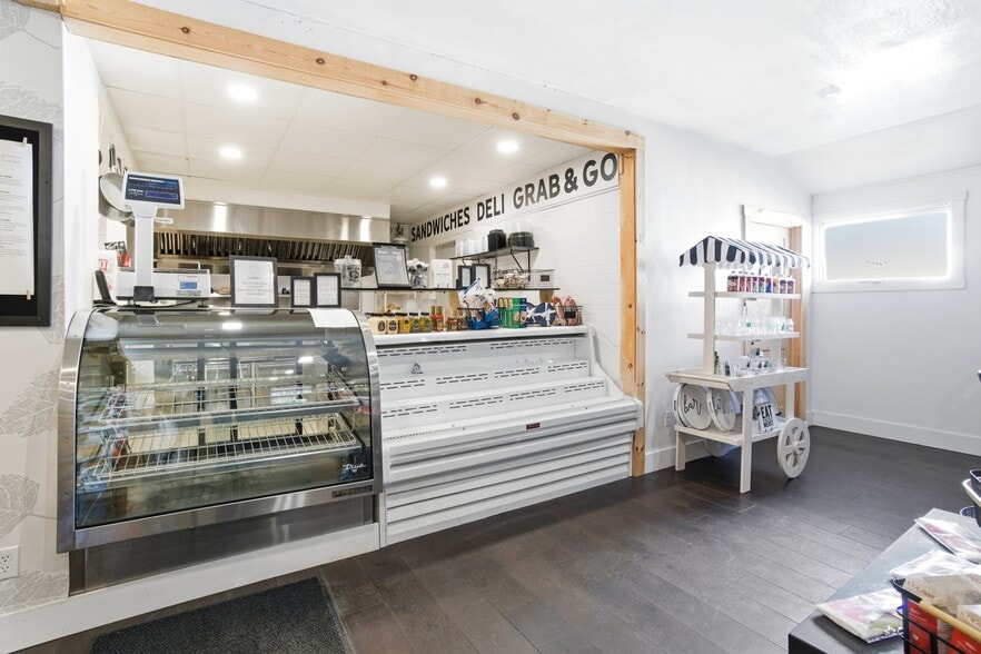 More Photos Of 6 Main St, Bennington Freestanding For Sale