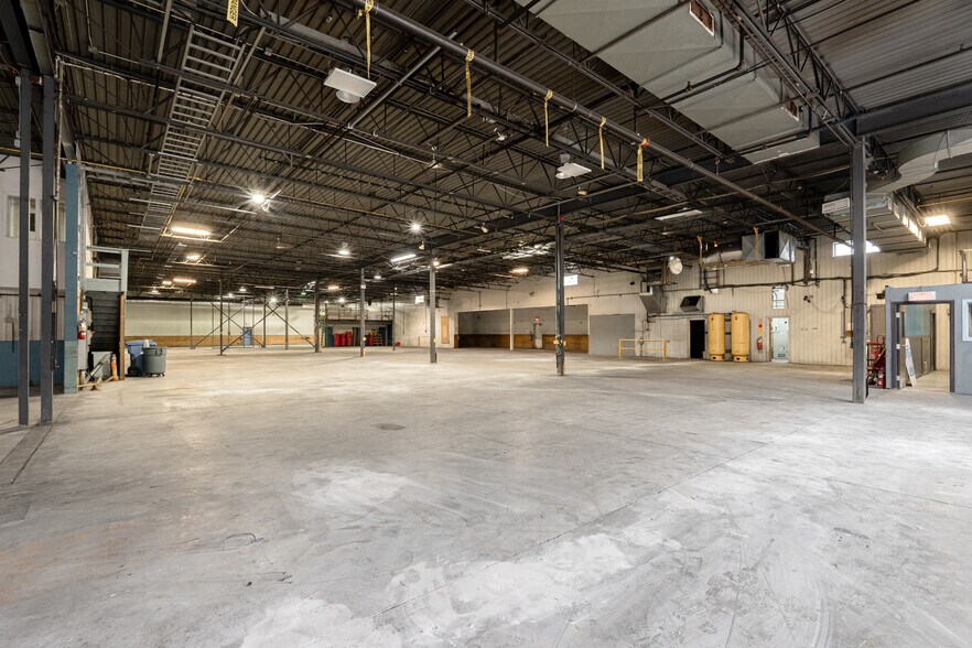 More Photos Of 60 Rue Sheard, Coaticook Industrial For Sale