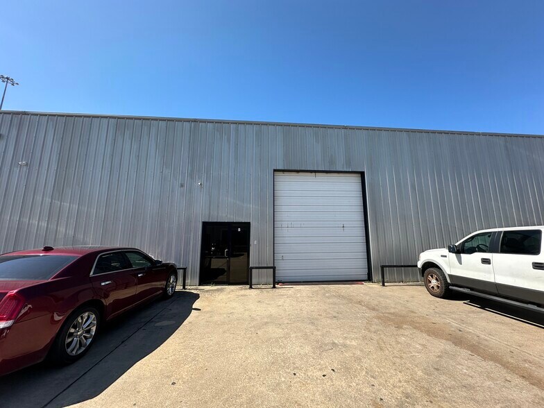 More Photos Of 5485 W Sam Houston Pky N, Houston Unknown For Lease