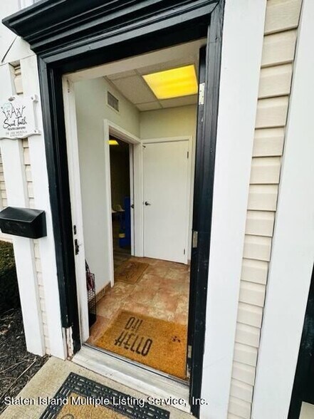More Photos Of 15 1st St, Staten Island Office For Sale