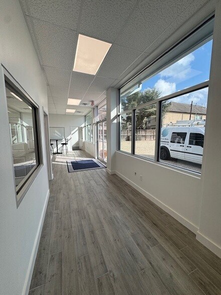 More Photos Of 7720 Westview Dr, Houston Office For Lease