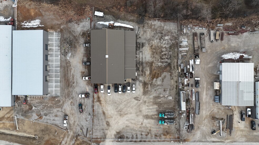More Photos Of 21703 Admiral Pl, Catoosa Industrial For Lease