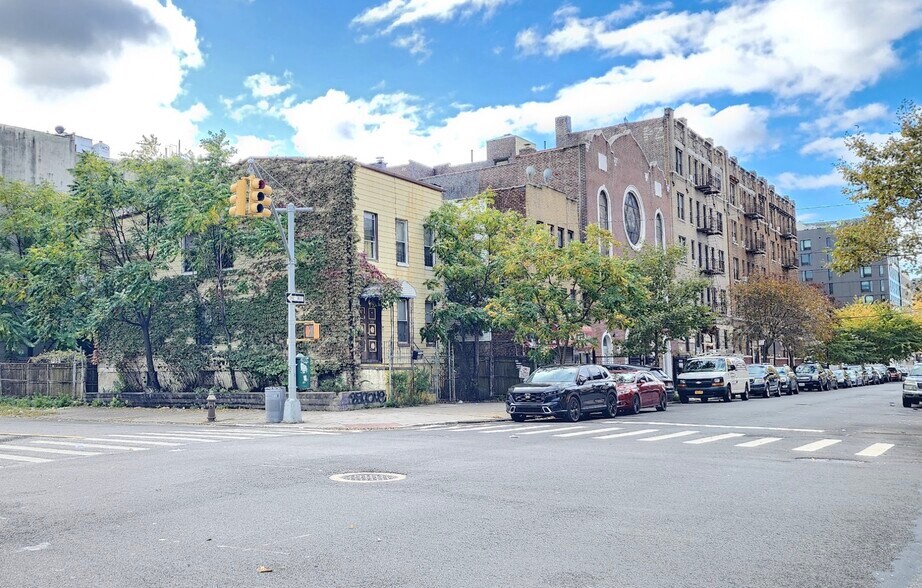 Primary Photo Of 2090 Arthur Ave, Bronx Apartments For Sale