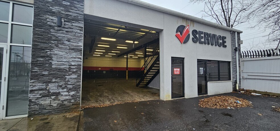 More Photos Of 655 Pennsylvania Ave, Elizabeth Showroom For Lease