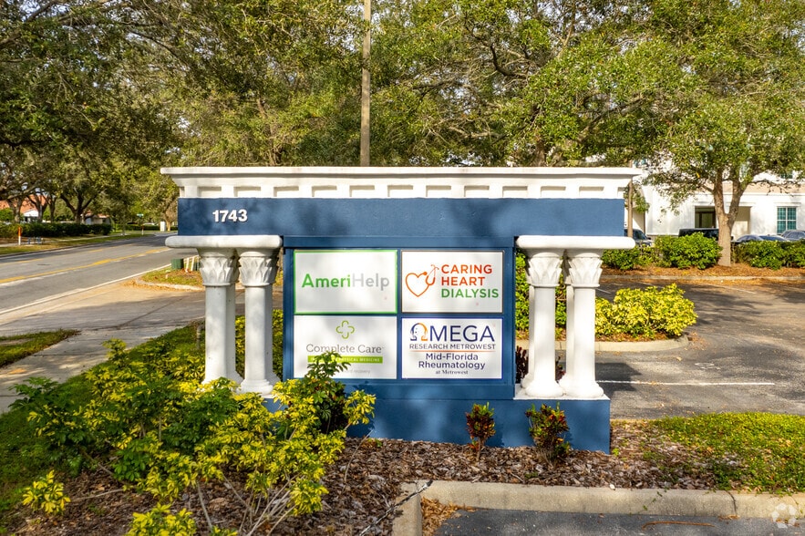 More Photos Of 1743 Park Center Dr, Orlando Medical For Sale