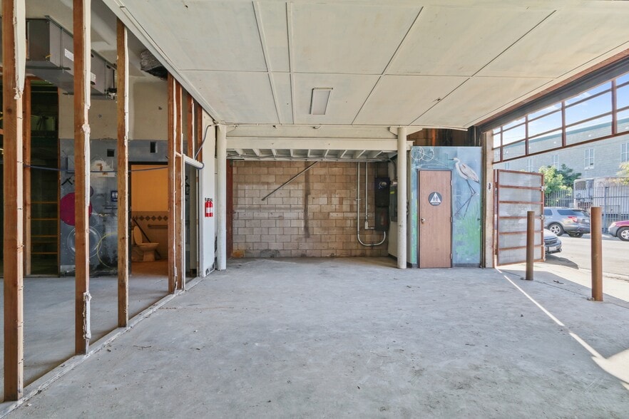 More Photos Of 1410-1412 Elwood St, Los Angeles Warehouse For Sale