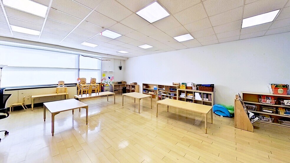 More Photos Of 297-299 N 7th St, Brooklyn Schools For Lease