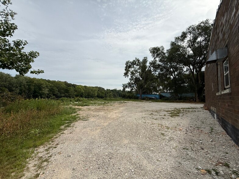 More Photos Of 121 E Hydraulic St, Yorkville Warehouse For Lease