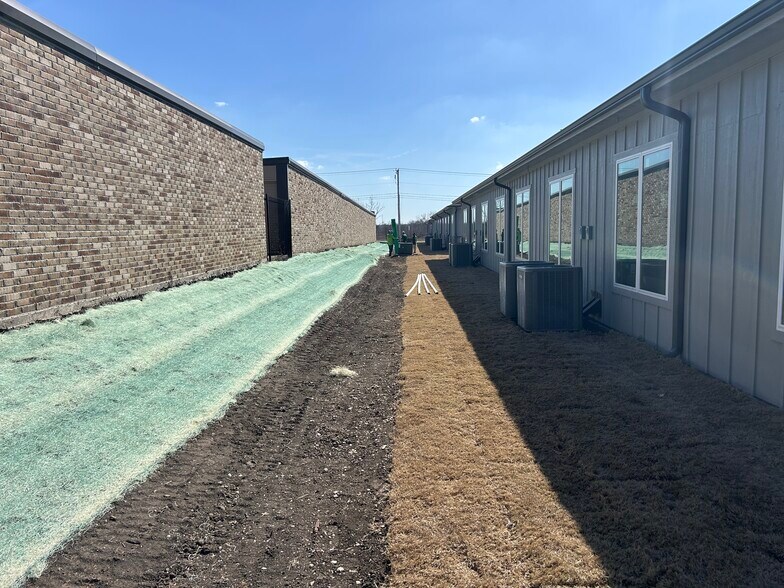 More Photos Of 2200 Traders Rd, Greenville Office For Sale