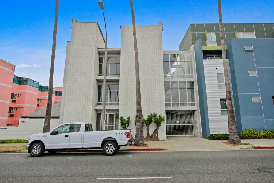 More Photos Of 3017 Santa Monica Blvd, Santa Monica Office For Sale