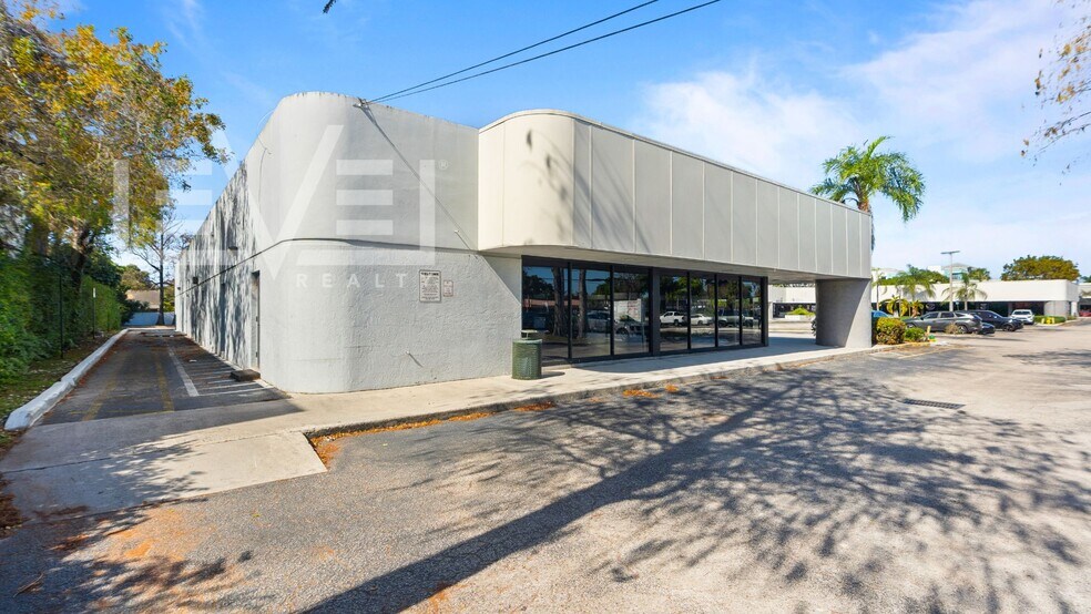More Photos Of 5101-5145 N University Dr, Lauderhill Storefront Retail Office For Lease
