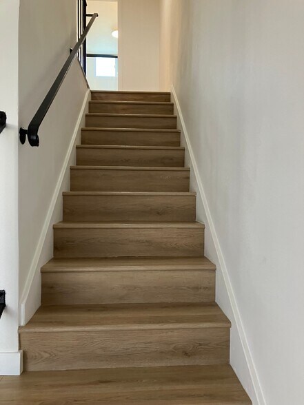 More Photos Of 5115 Clinton St, Los Angeles Apartments For Sale