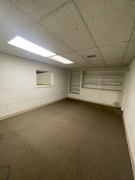 More Photos Of 12 Plains Rd, Essex Warehouse For Lease